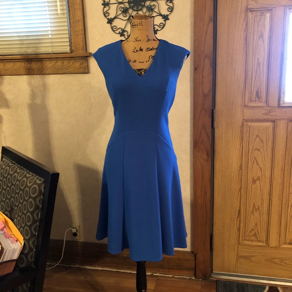 London Times Skater Dress. Blue textured stretch knit fabric. Size 10.